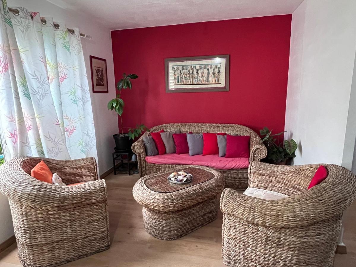 Chambre Chez L'Habitant A 5Mn De L'Aeroport เลส์อาบิมส์ ภายนอก รูปภาพ